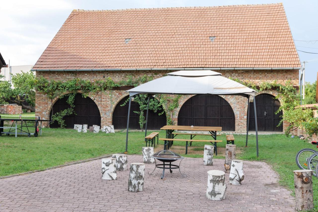 Penzion Posada Podivin Buitenkant foto